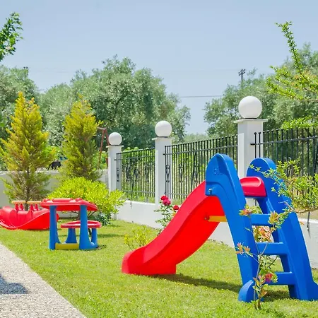 Olivera Apartman Szkála Rahoníu