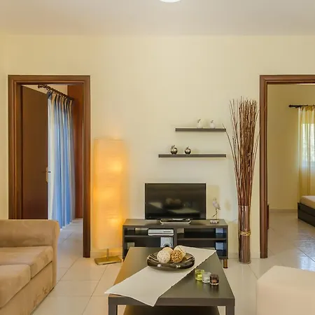 Olivera Apartman Szkála Rahoníu